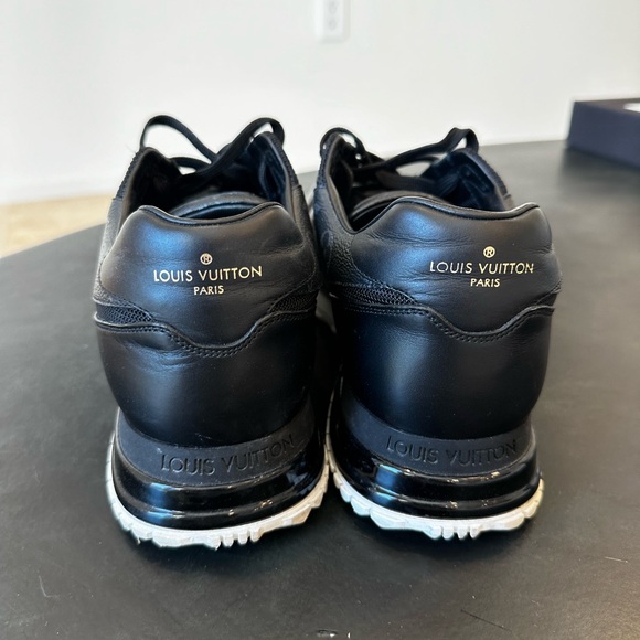 Louis Vuitton Men Sneaker - Picture 4 of 7
